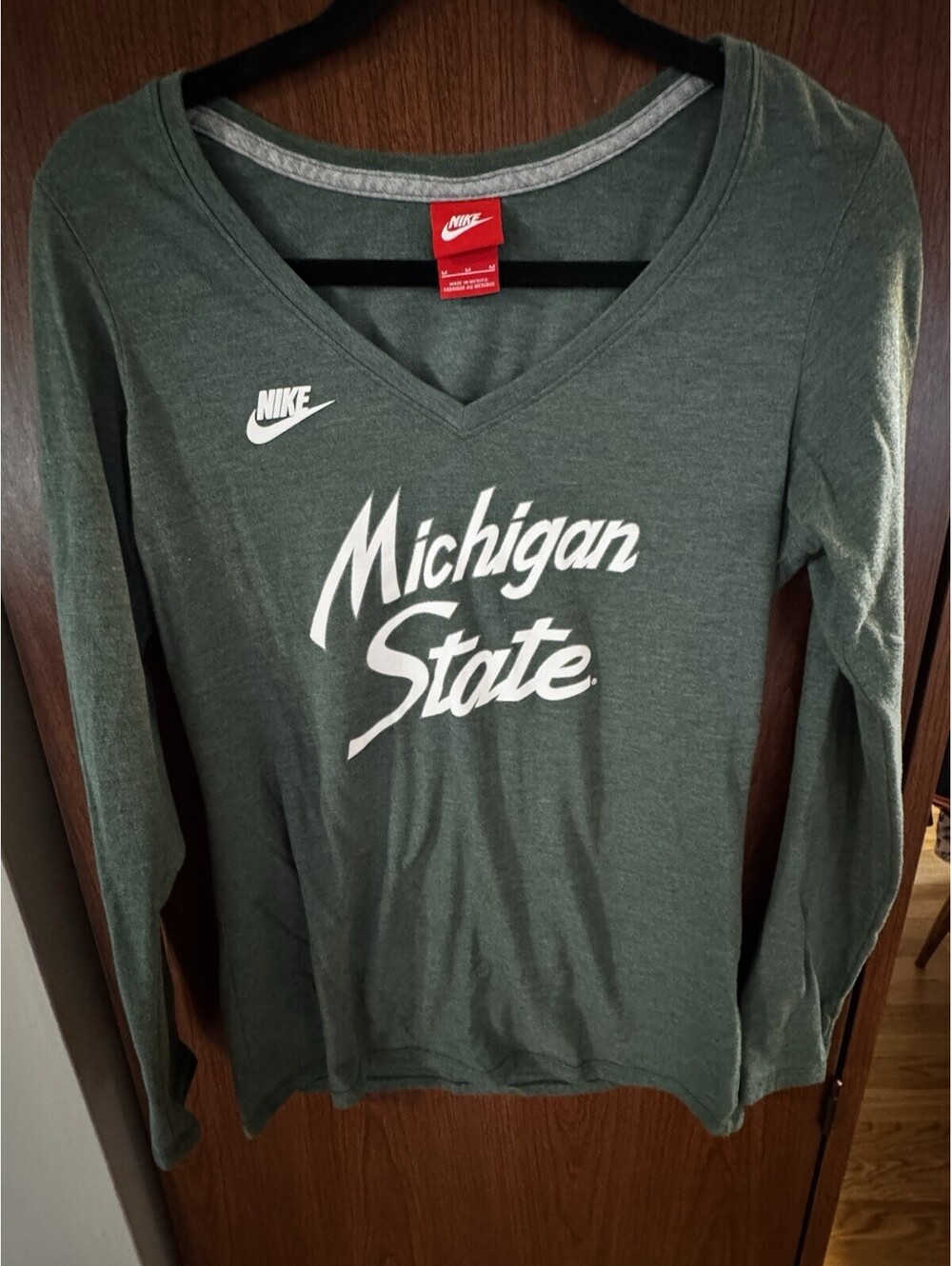 Nike Michigan State Spartans Long Sleeve V Neck Tee Women’s M Green NCAA
